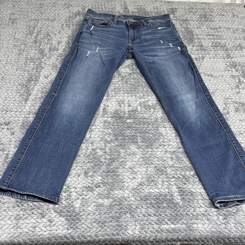 Hollister Men's Blue Distressed Straight-Leg Jeans